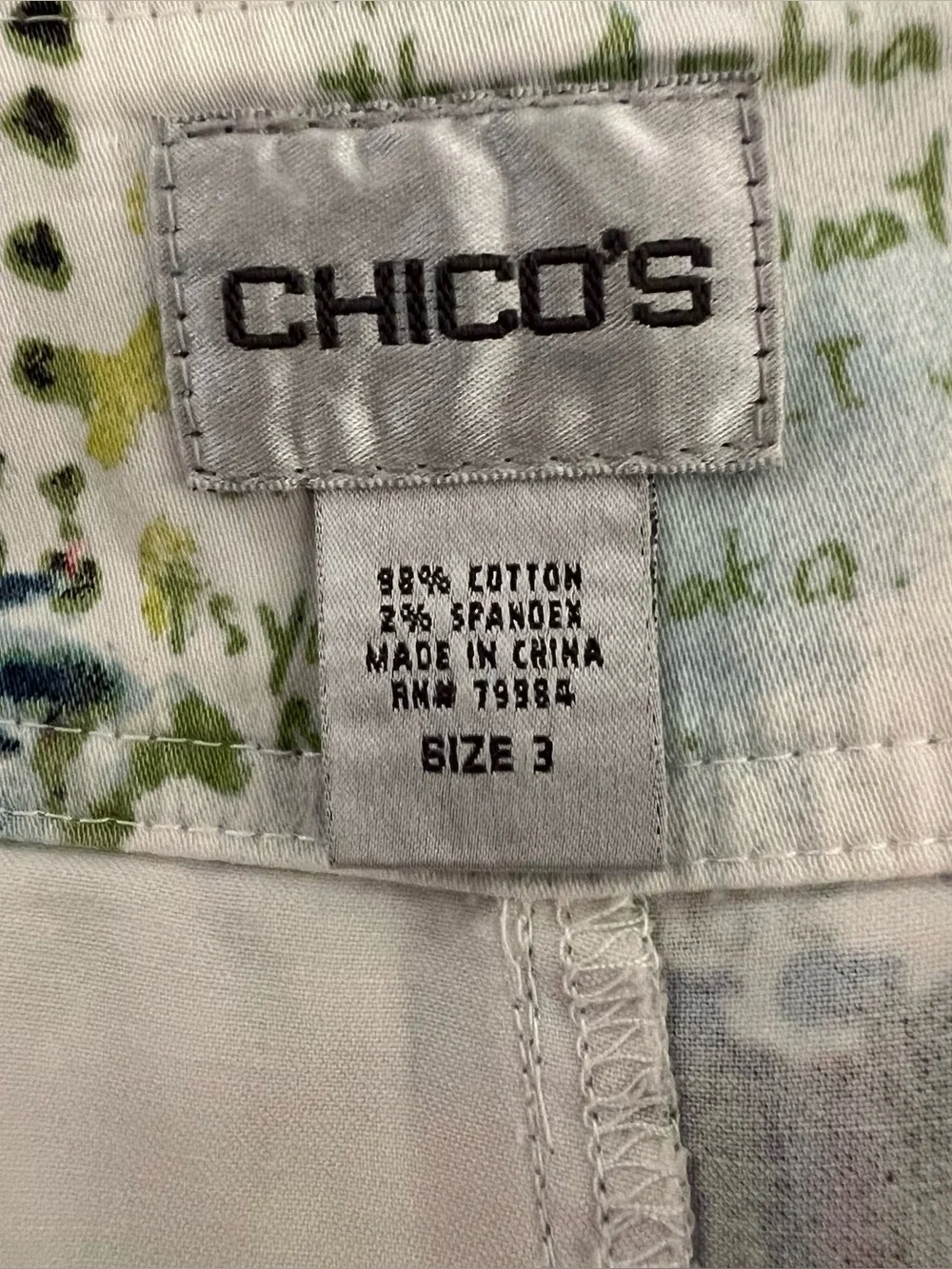 Chicos XL 3 Crop India Graphic Artsy Print Pants Travel Cruise Wearable Art - Picture 10 of 15